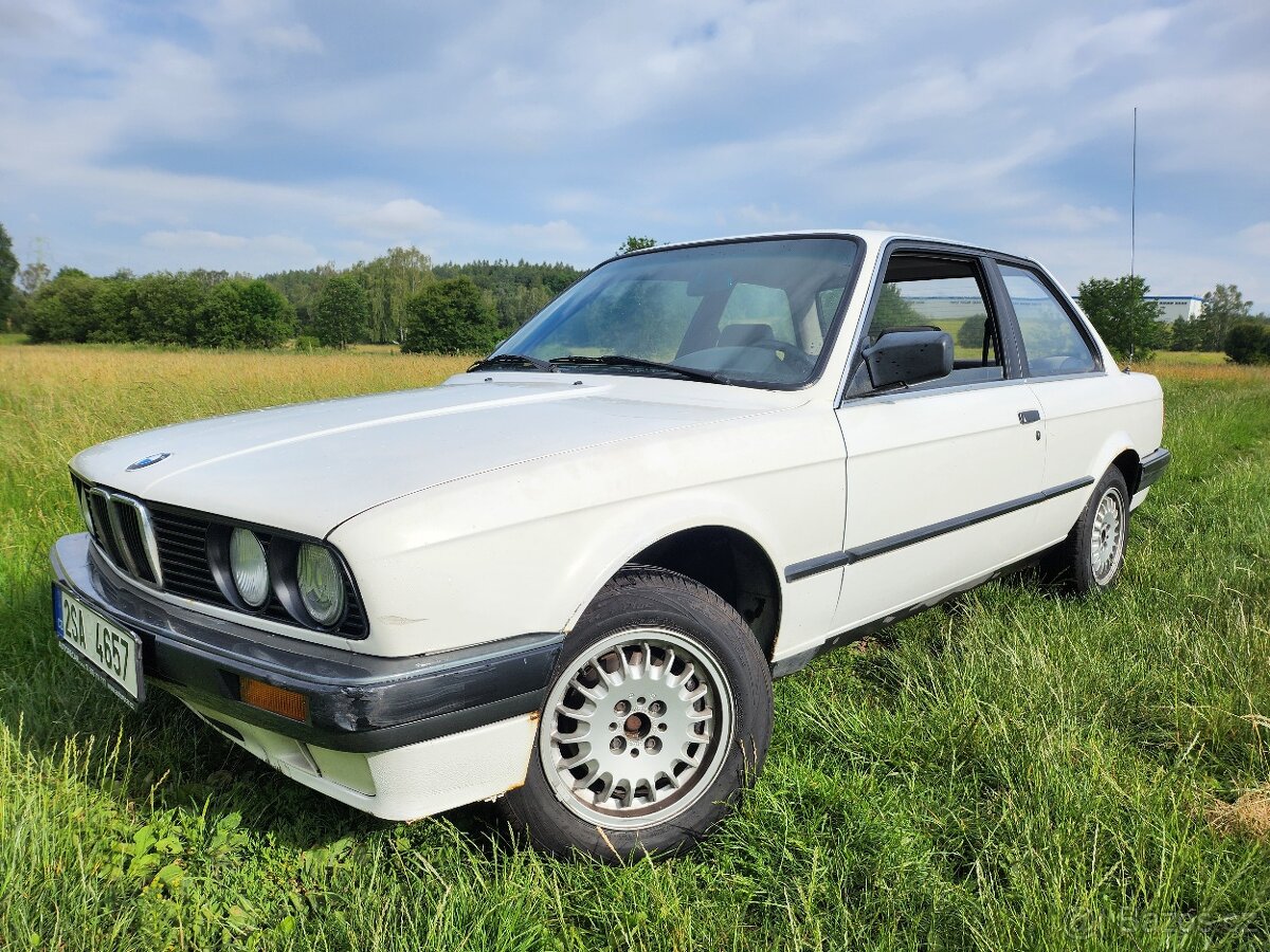 BMW E30 316i coupe