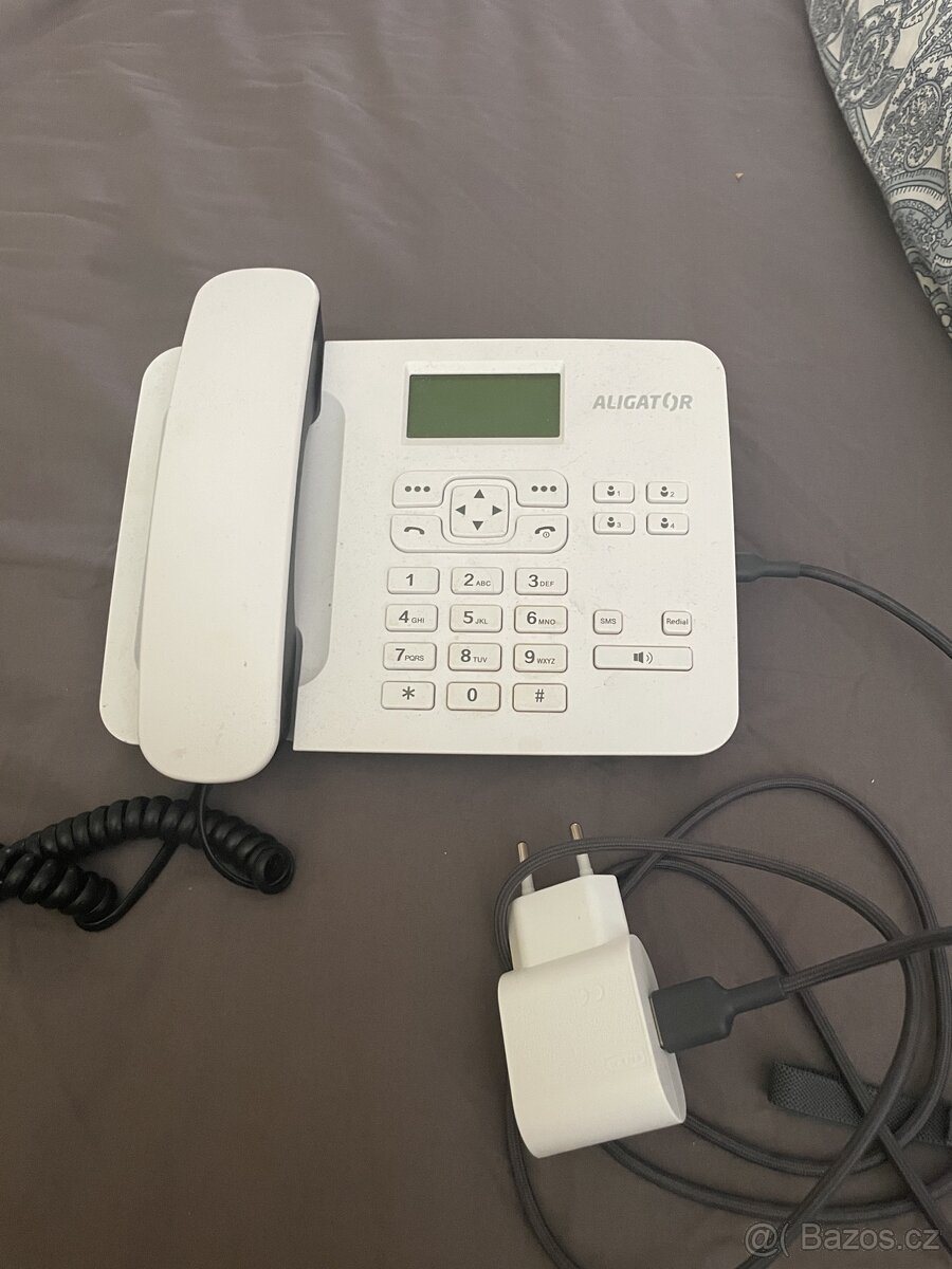 Stolní telefon Aligator T100 bílý