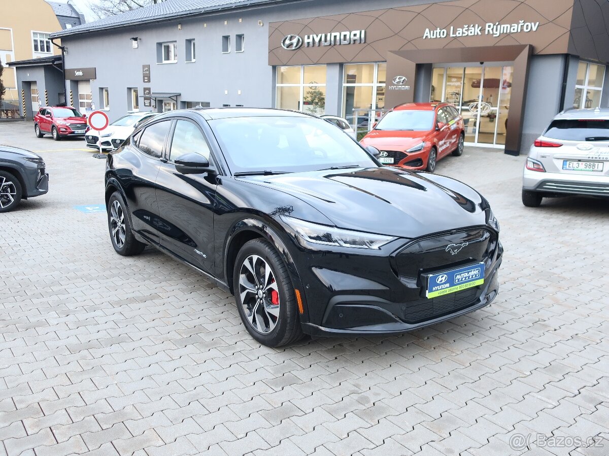 AKCE Ford Mustang Mach-E PREMIUM 75kWh 4x4 268kW NOVÉ ZÁRUKA