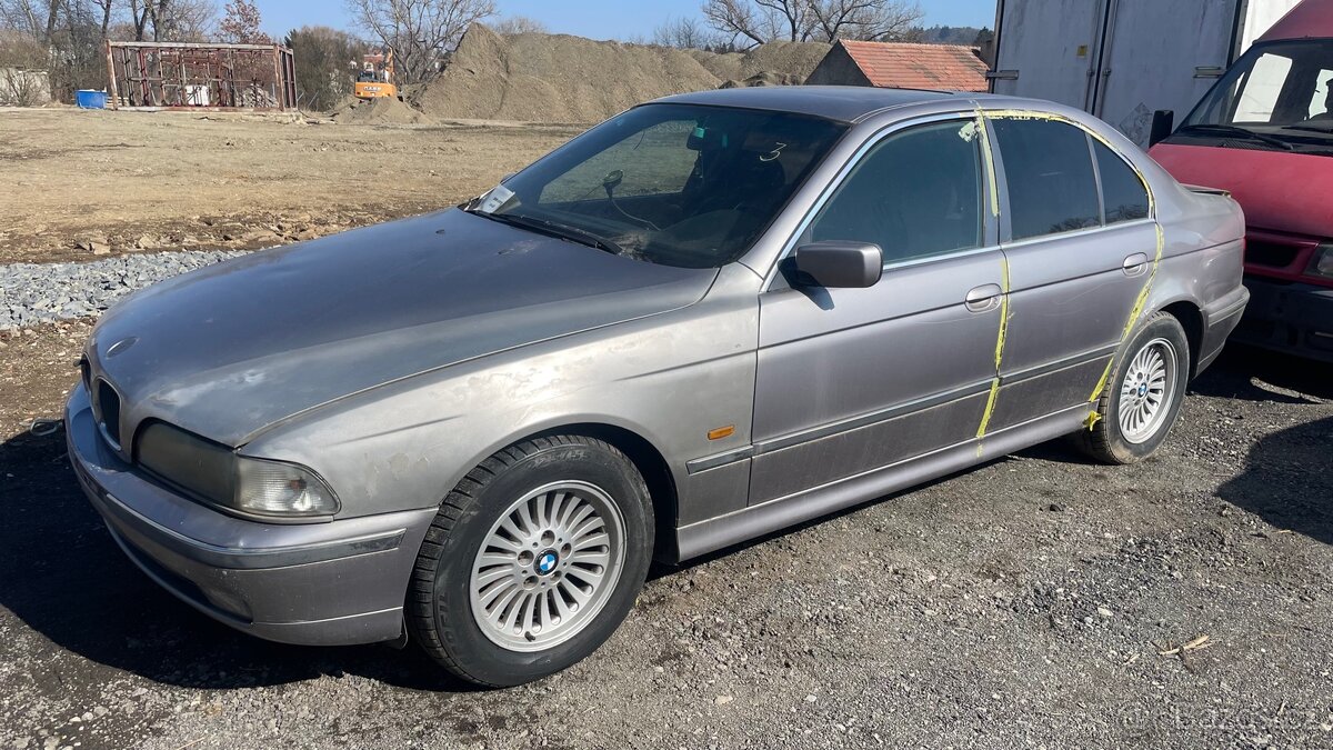 BMW E39 520iA sedan M52TUB20