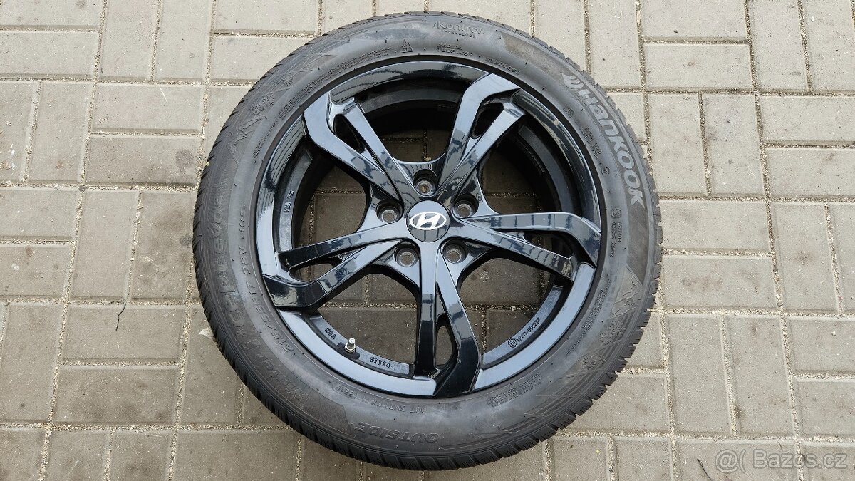 Zimní Sada Alu 5x114.3 215/55 R17 Hyundai Kona