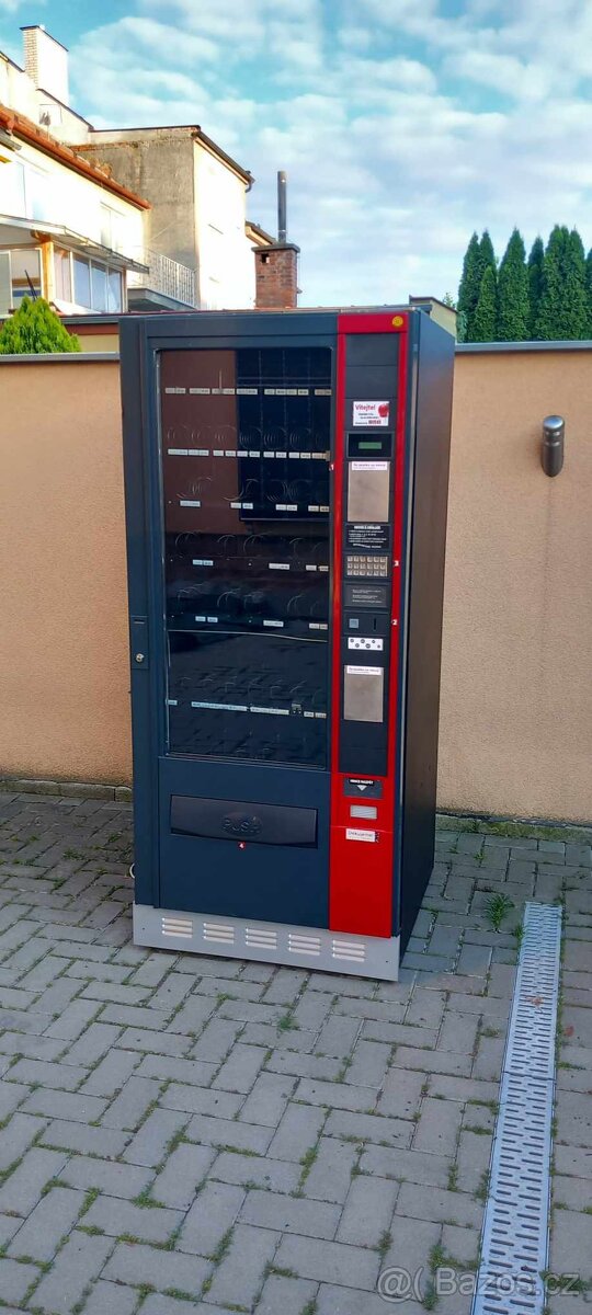 Prodejní automat na nápoje a cukrovinky ETA Beta Damian