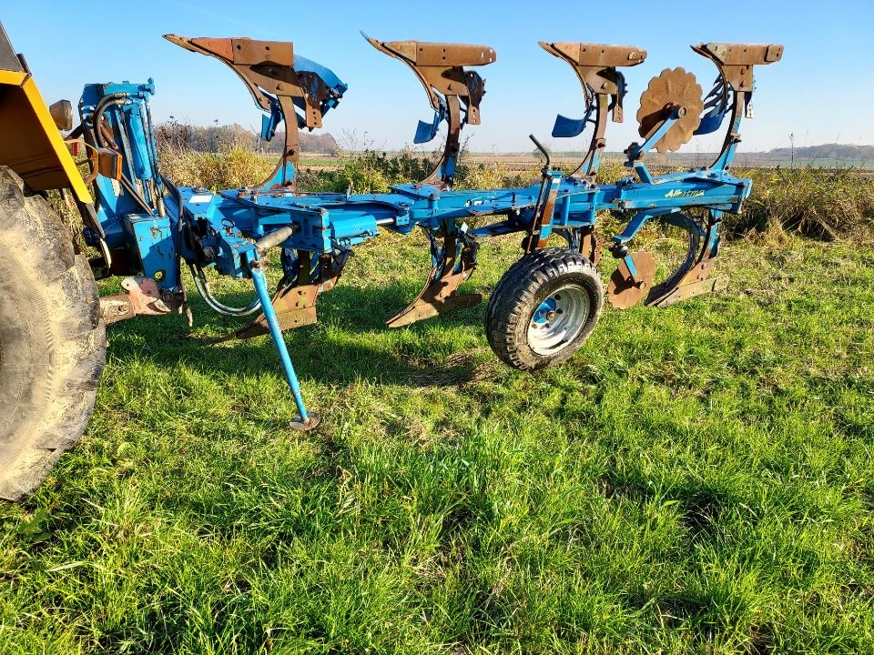 Pluh Lemken 4 radlicny rabe werk kverneland 3+1 110 kuhn