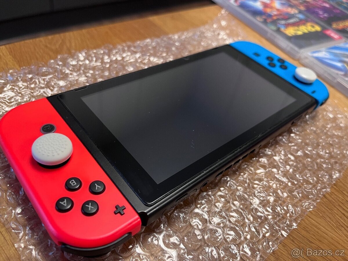 Prodám  Nintendo SWITCH + Neon red / Neon blue