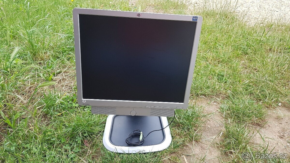 LCD Monitor značka HP nastavitelná výška