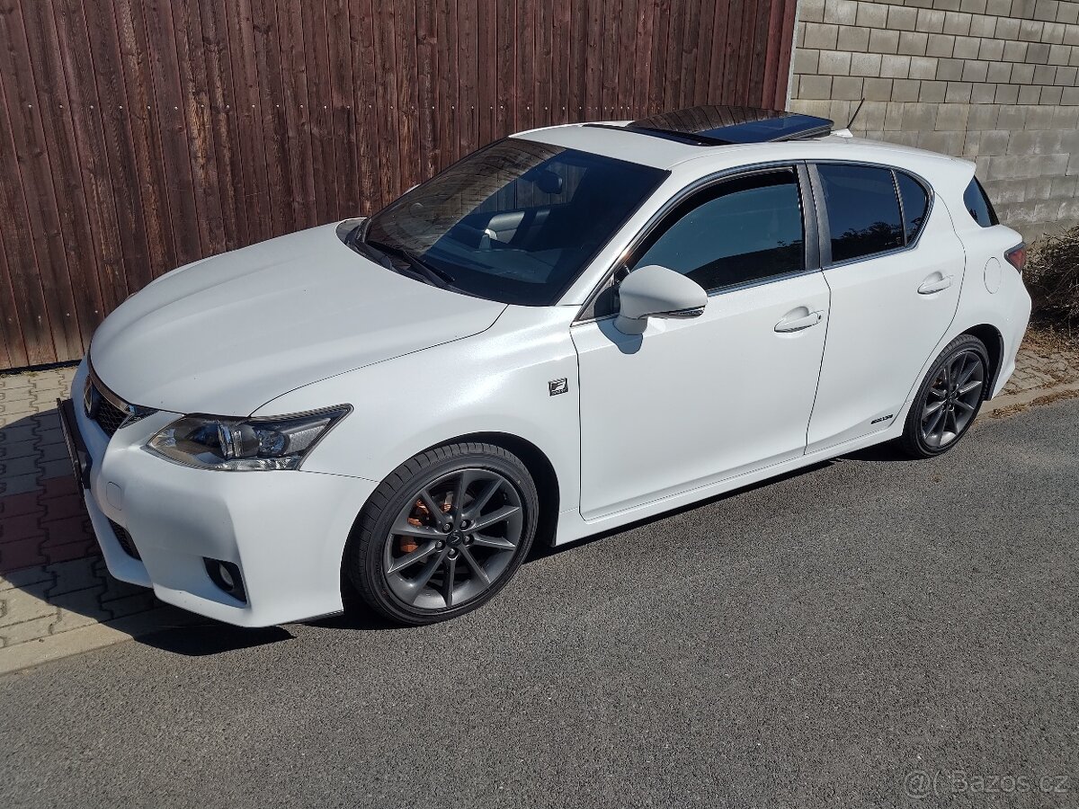 Lexus CT200h F Sport +nová Kola, Pneu, Brzdy, Olej, Filtry