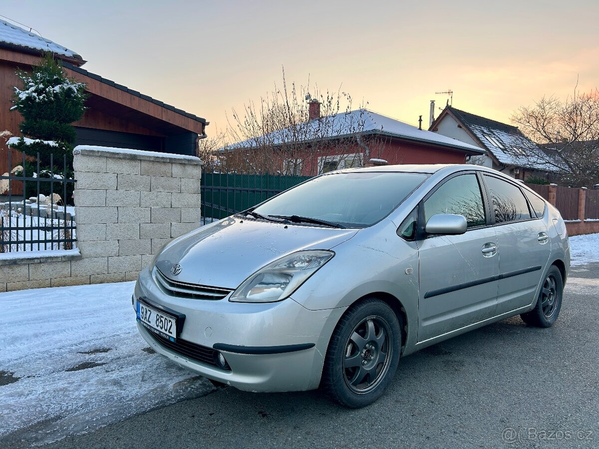 Toyota Prius Hybrid 1,5 VVTi 57kw WEBASTO