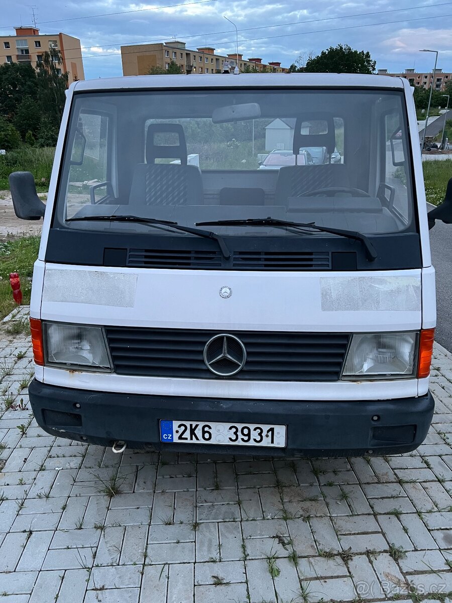 Mercedes-Benz MB 100 D