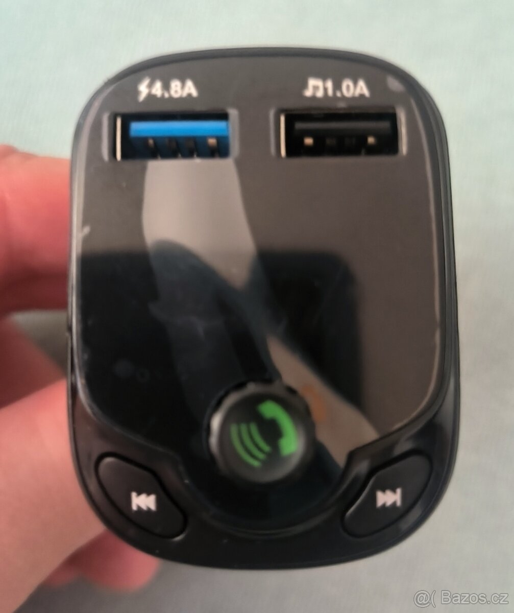 FM  Bluetooth Transmitter + Rychlá USB nabíječka