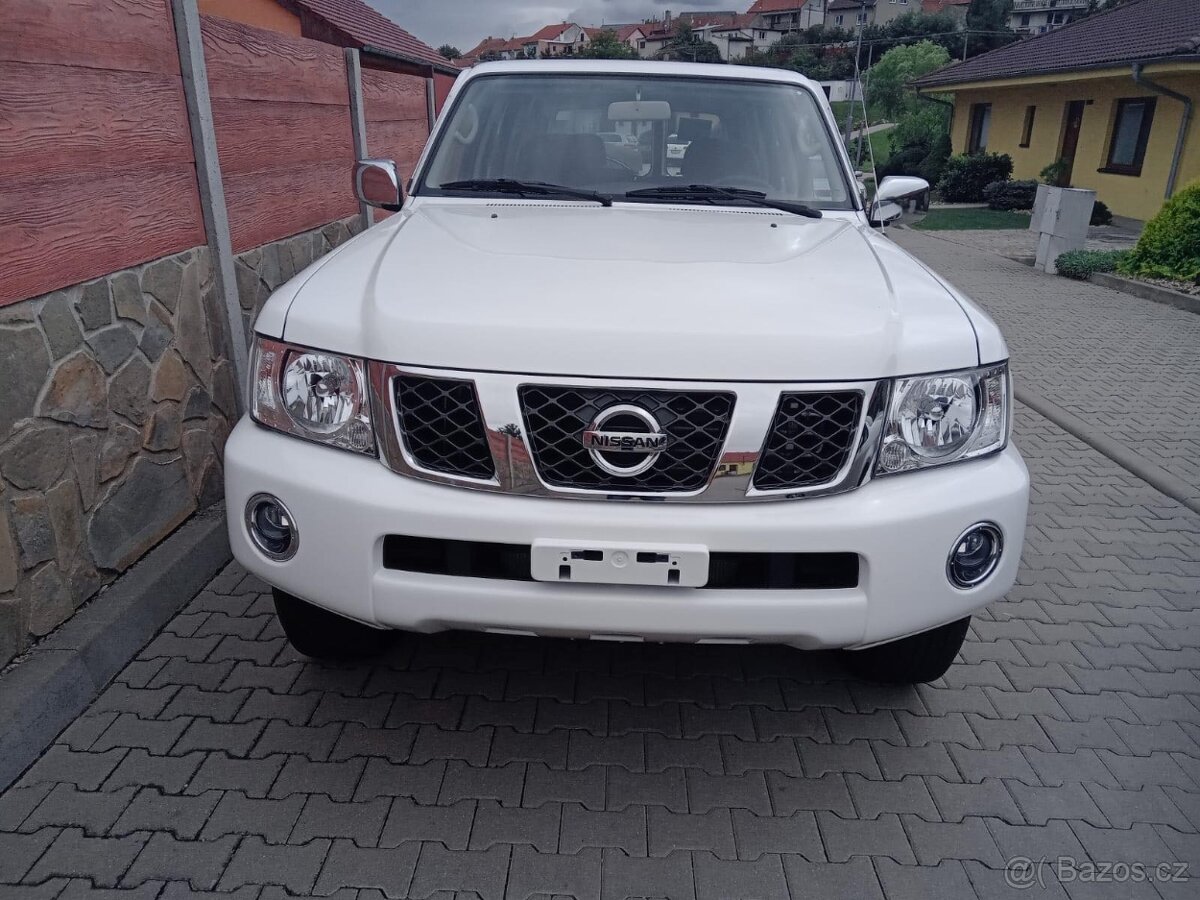 Nissan Patrol Safari 4x4,R6 4,8 Benzin, 180 kW,manuál, Nový