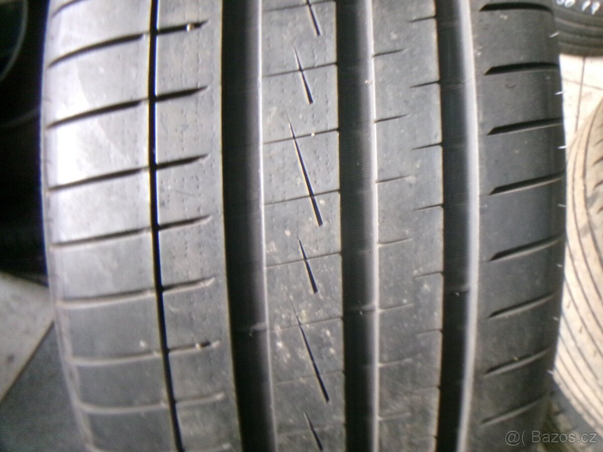 275/45 R20 VREDESTEIN (cca 7mm) č.15422