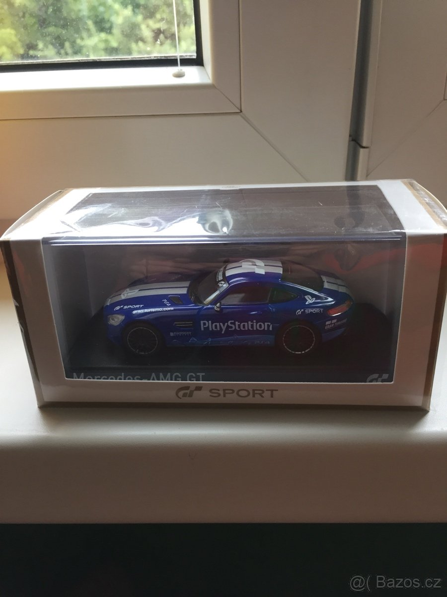 Model Mercedes AMG-GT 1:43