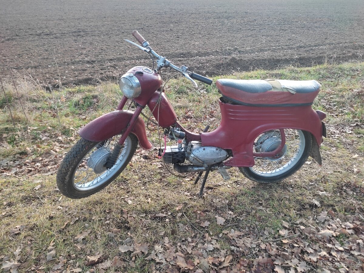 Jawa pionýr 555