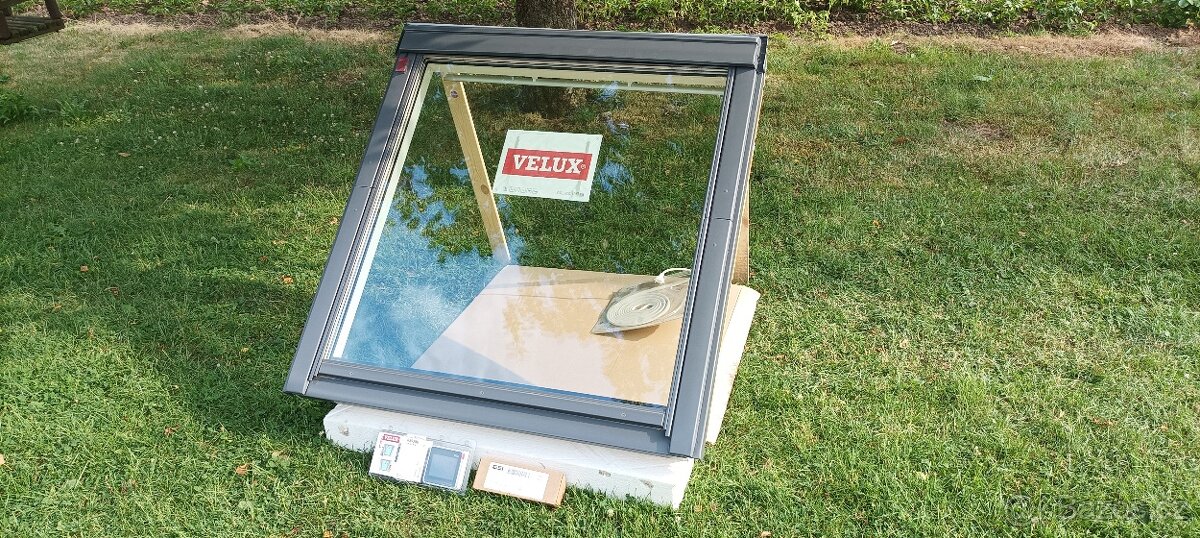 Velux elektrická výklopná okna