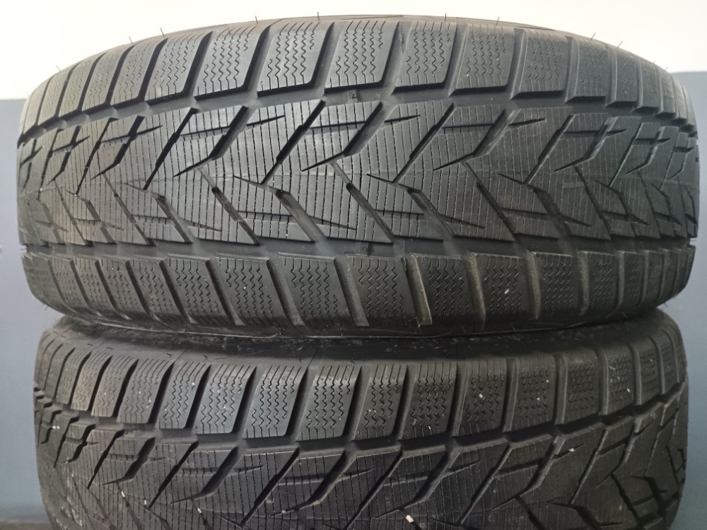 225/65 R17 VREDESTEIN (3918)