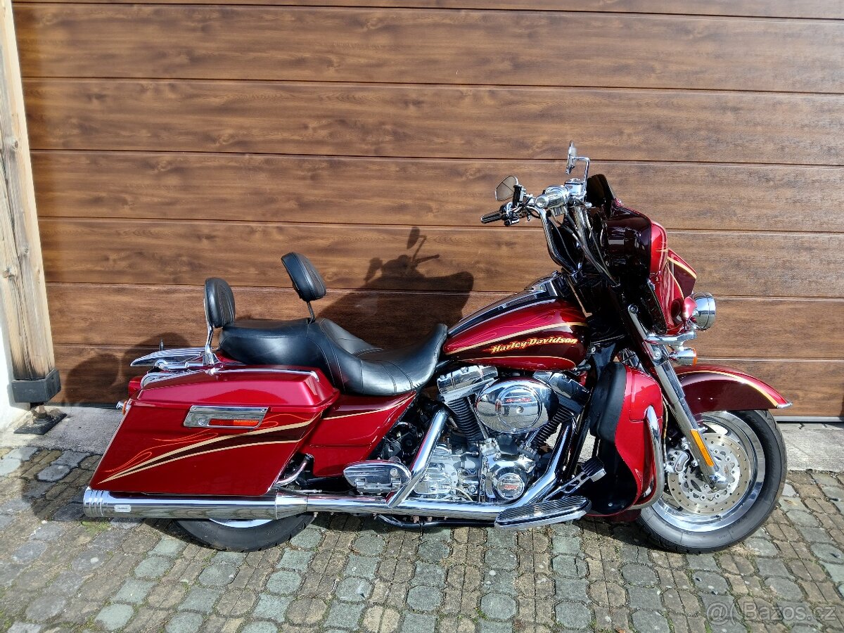 Harley-Davidson FLHTCUSE Ultra CVO 103