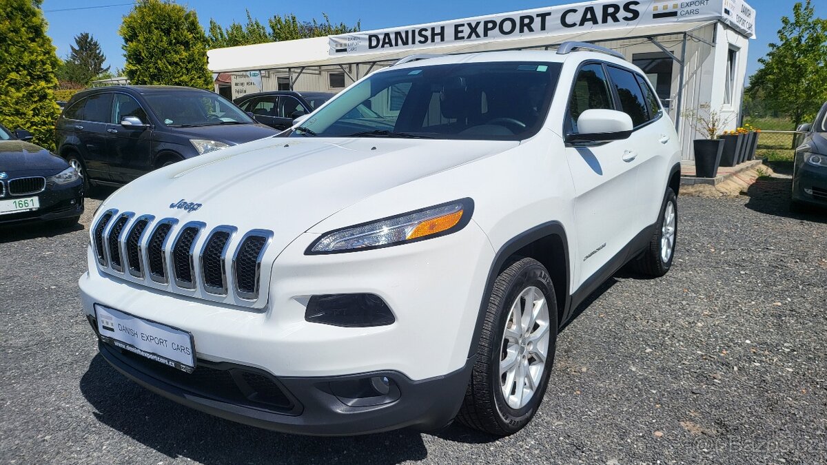 JEEP CHEROKEE 2016 3.2 V6 PENTASTAR LATITUDE,100 000 KM