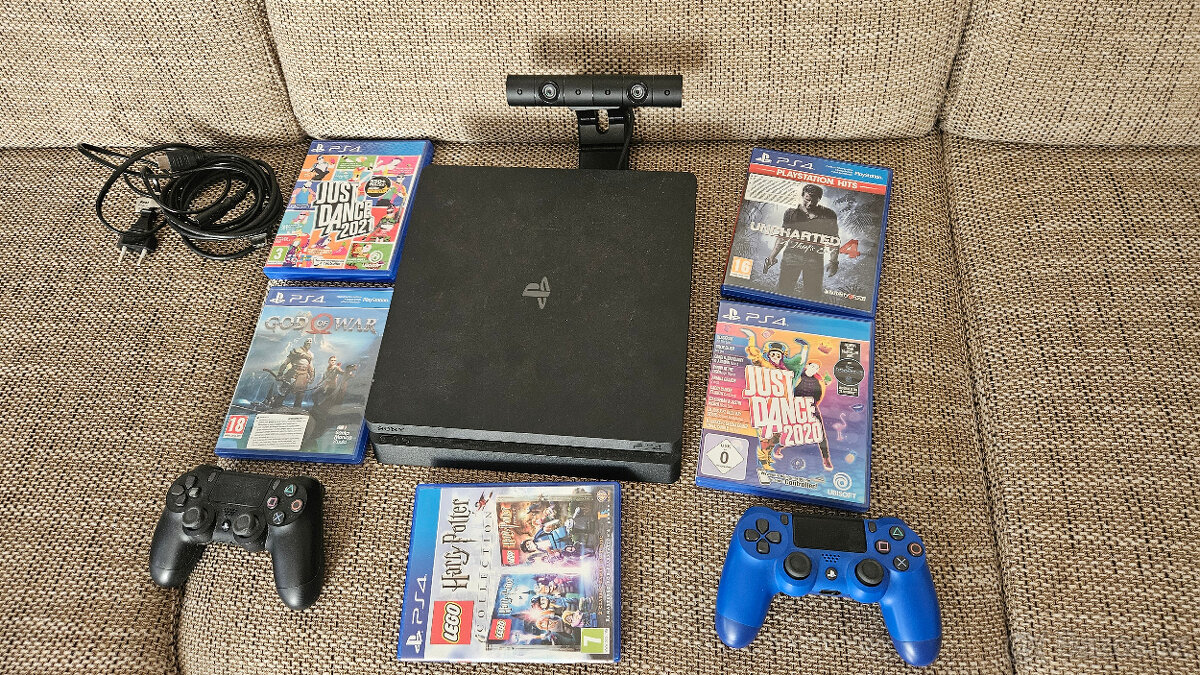 Sony Playstation 4 (PS4) + kamera + 2 ovladace + hry