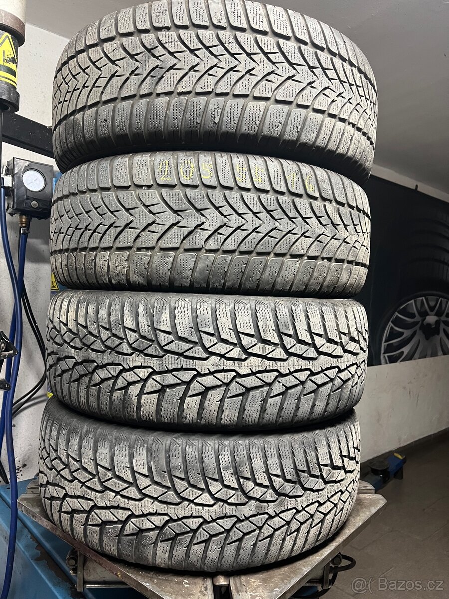 205/55/16 DUNLOP NOKIAN