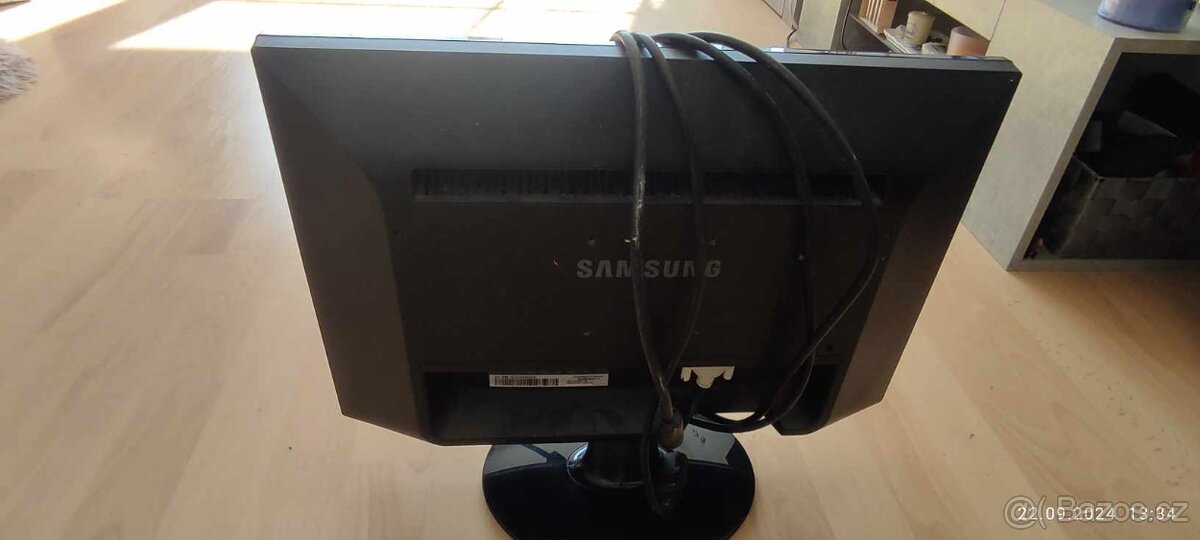 Prodam monitor Samsung