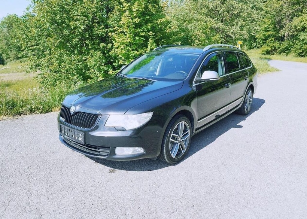 Škoda Superb 1.4 TSI Výhřev. sed., Kůže benzín manuál 90 kw