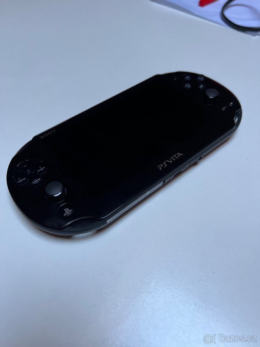 PS Vita Slim (PCH-2016) skvělý stav