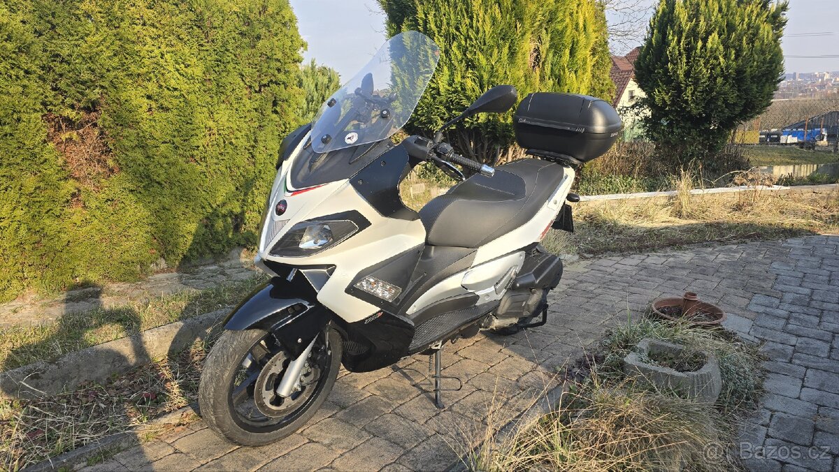 Aprilia SR Max 125 – Sportovní maxi skútr