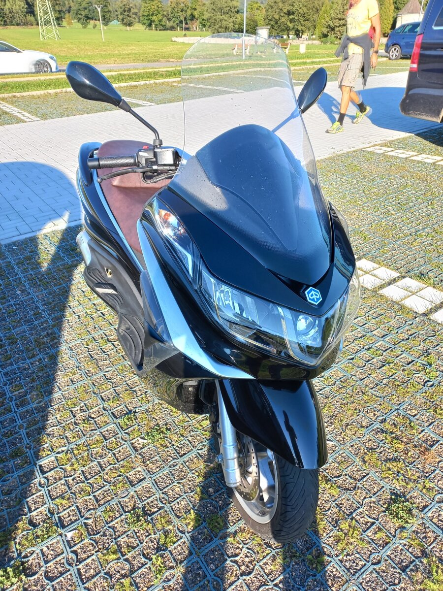 Piaggio X10 350