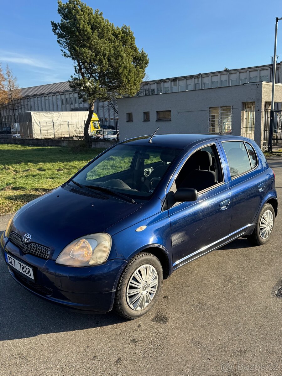 Toyota Yaris 1.3 63kw, 5 dveří, nová STK