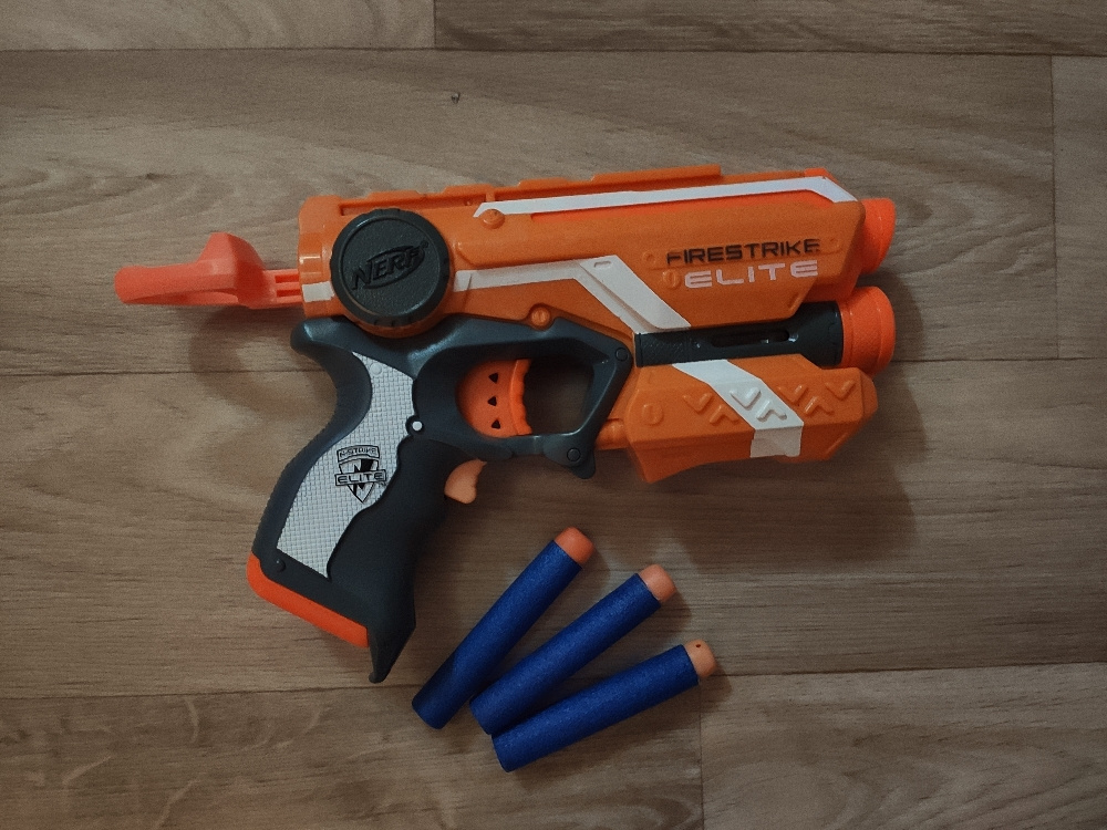 Pistole, puška - Nerf a Air Raiders - odeslání 39Kč