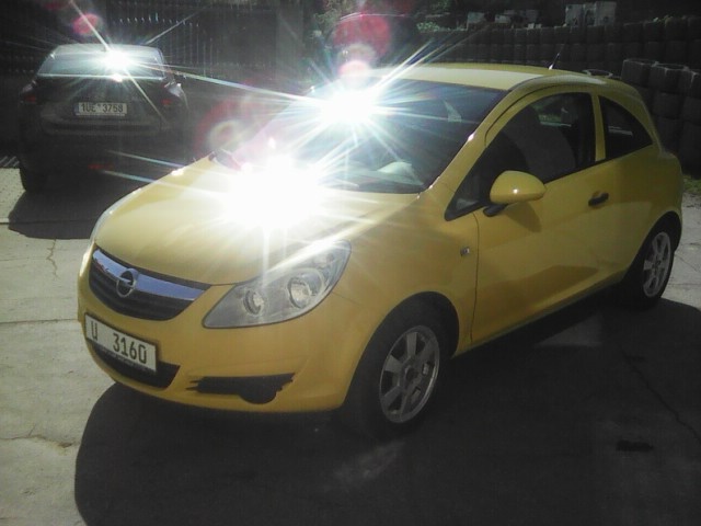 opel corsa 1.0,44kw,r.v.5-09,127000km.