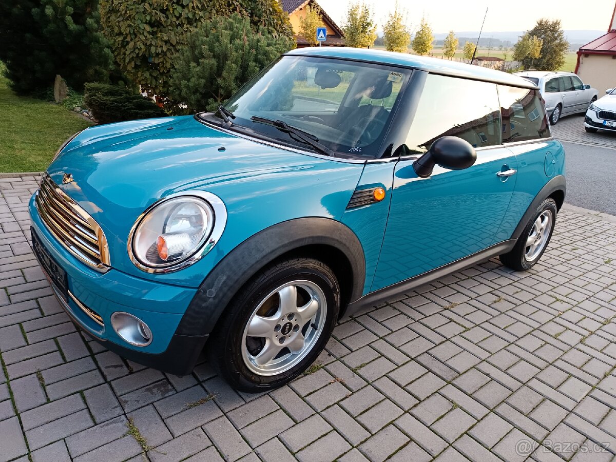 Míní Cooper 1.4 55kW rok 2009 jen 69tkm