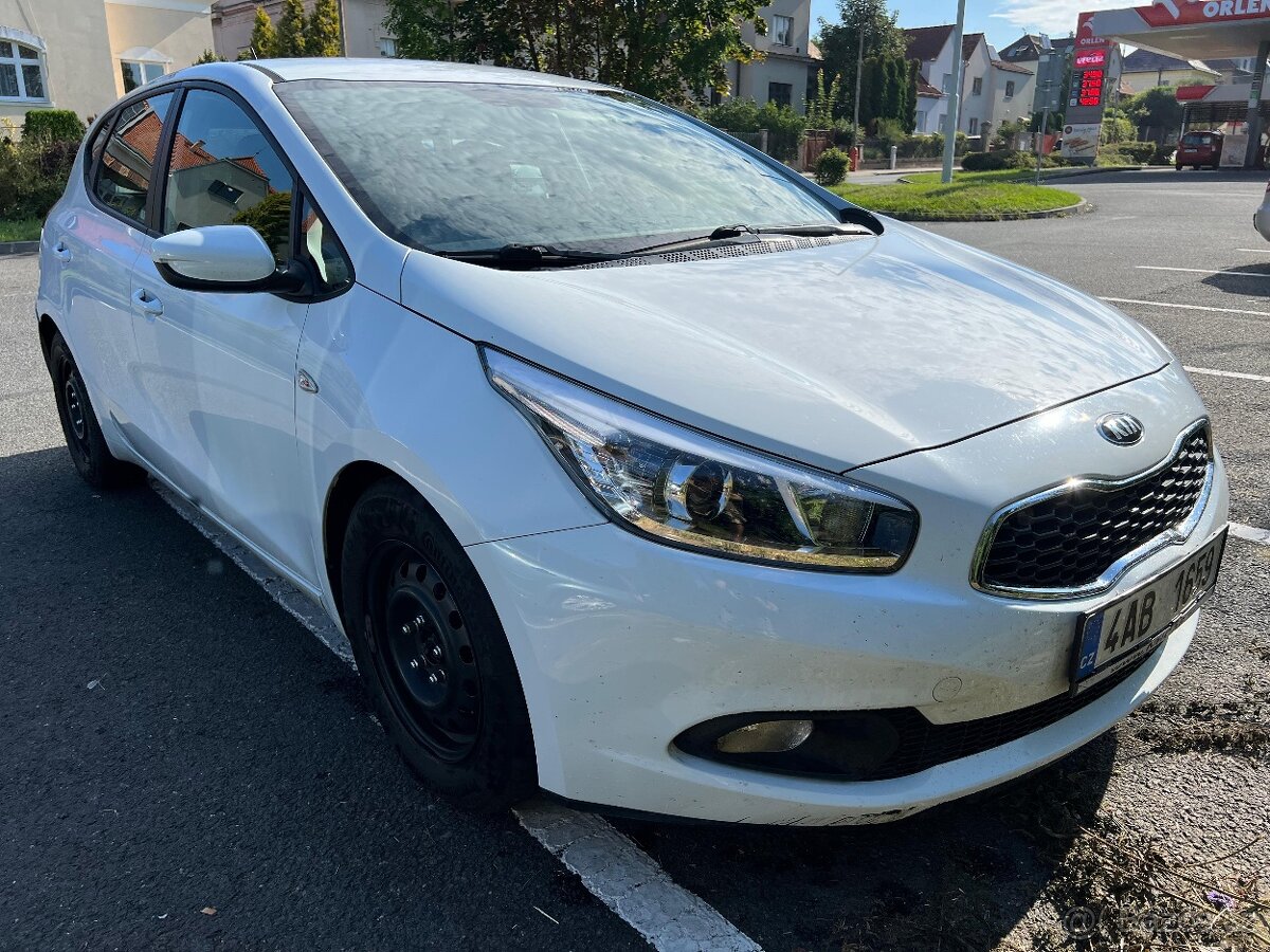 KIA CEED 1,4 CRDi  2014  - serviska