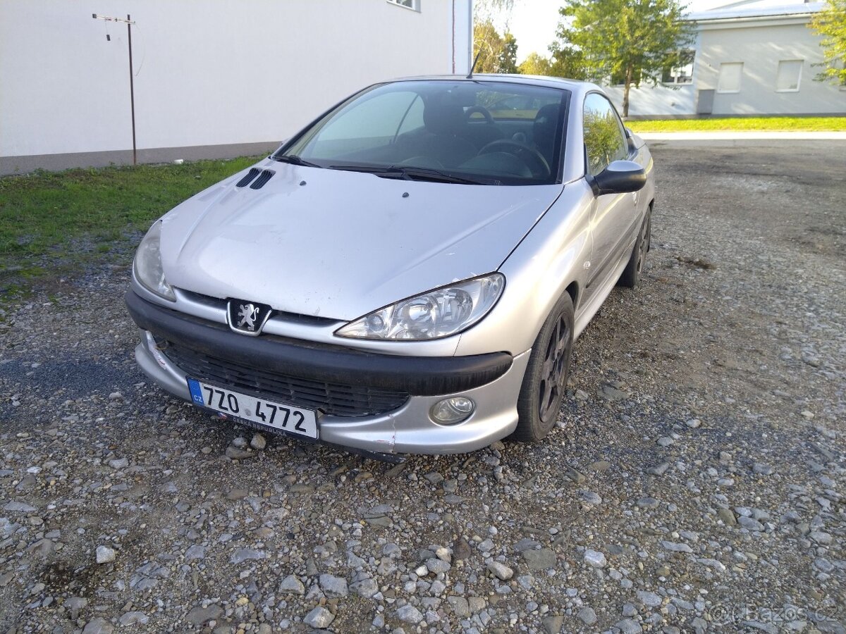 Peugeot 206 cc, 2.0 16V 100kW, r.v. 2001