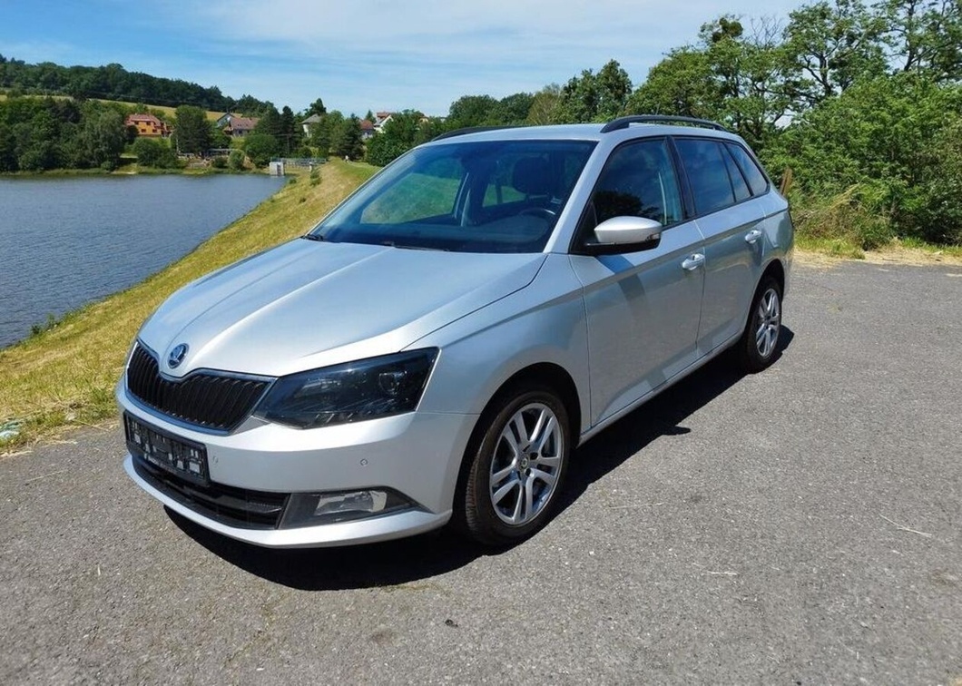 Škoda Fabia 1.2 TSI Klima, Výhřev. sed. benzín manuál 66 kw