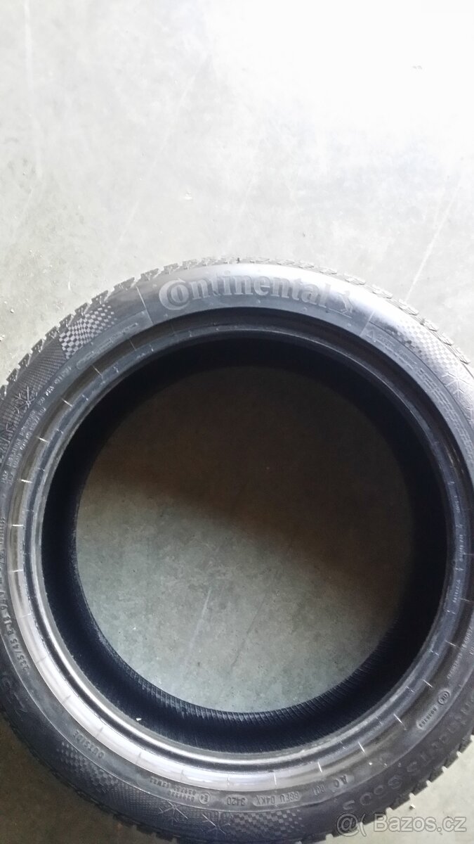 Continental 235/45 R18 V