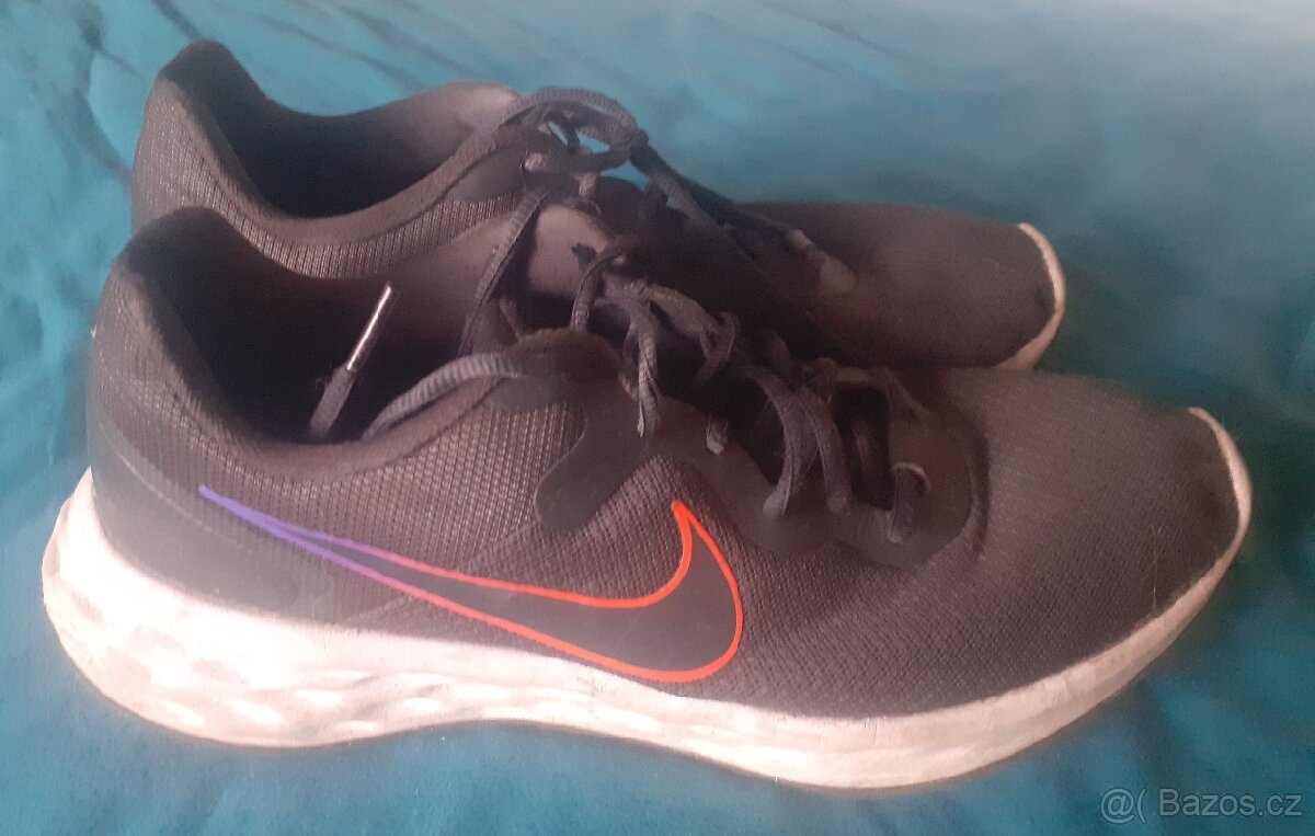 Běžecké boty NIKE, vel. 44