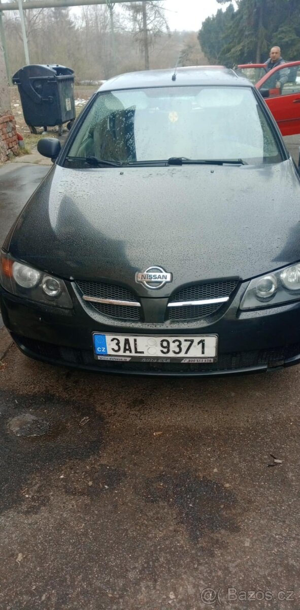 Nissan almera rok 2004