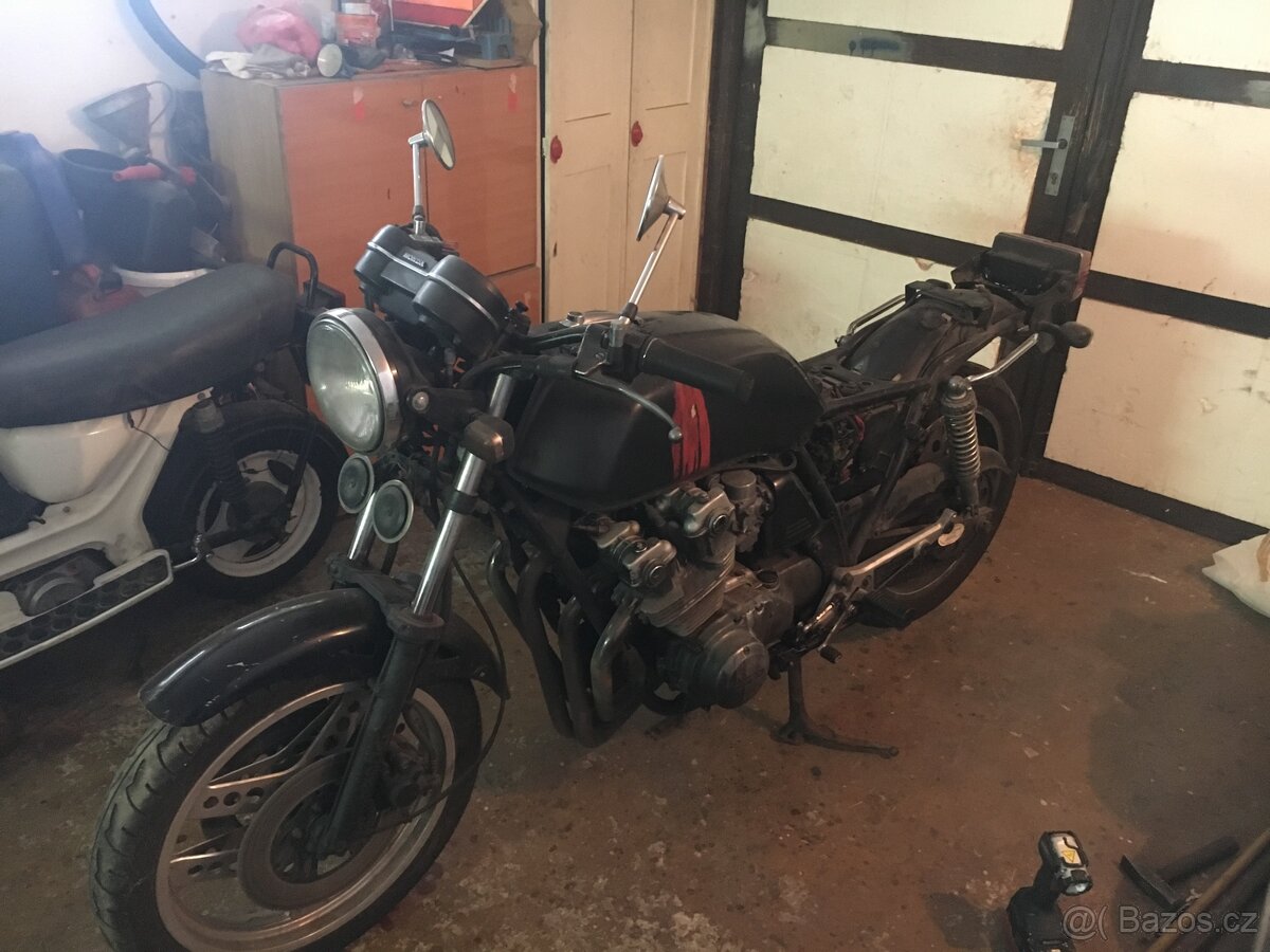 Díly Honda CB750