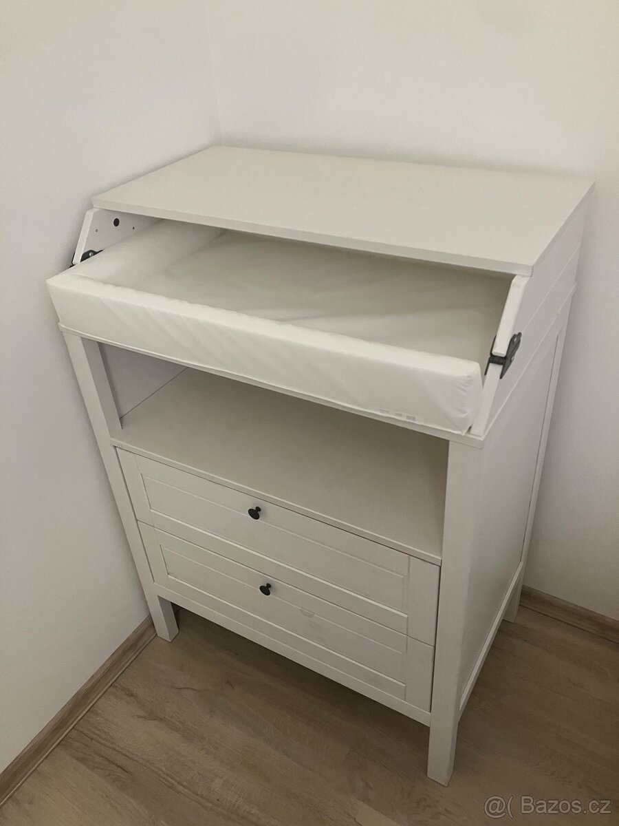 Přebalovací pult IKEA