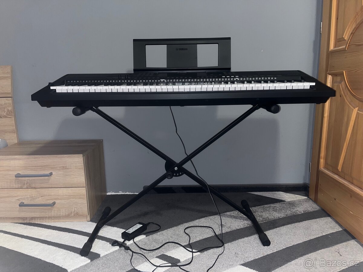 Keyboard - Yamaha PSR EW400 + klavírní sedačka