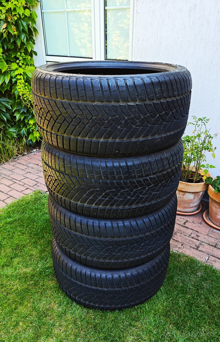 Zimní pneu Goodyear Ultragrip Perfomance+ 295/35 R21 107V