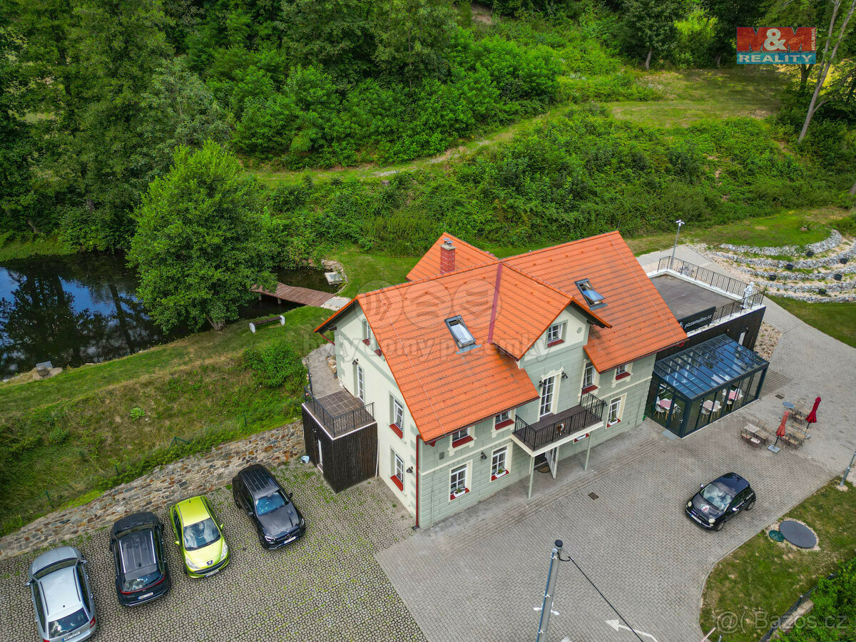 Prodej hotelu, penzionu, 17000 m²