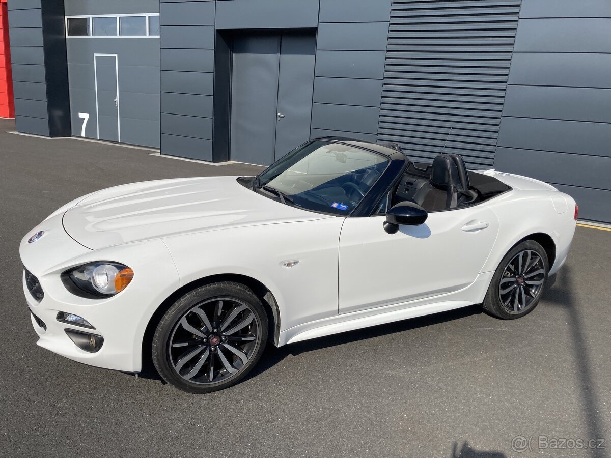 FIAT 124 SPIDER URBANA EDITION automat