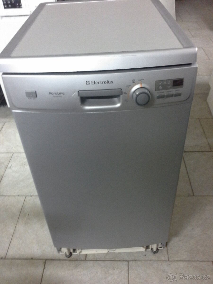 Mycka ELECTROLUX šiře- 45cm , ZARUKA 6 MĚSICU