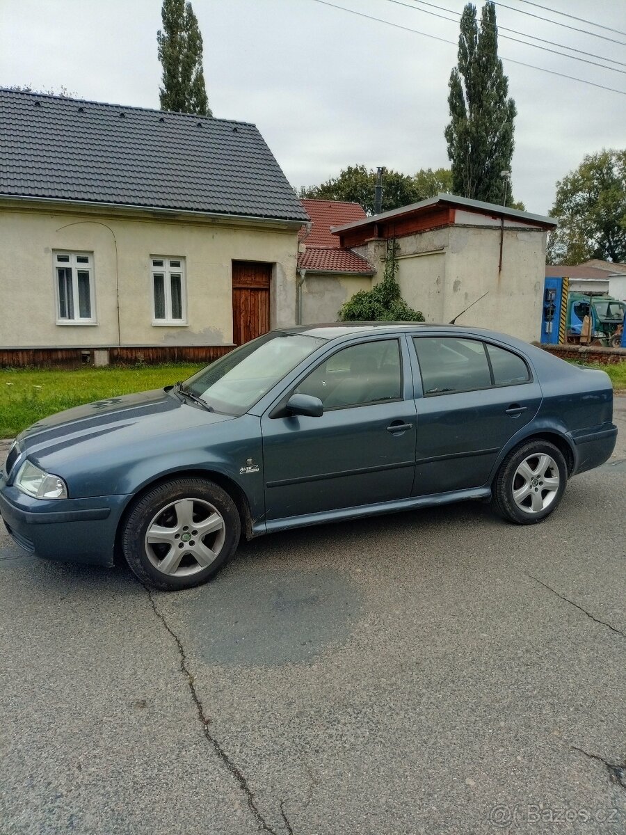 Škoda Octavia 1.6i 76kW r.v.2004 najeto 115tis.km nové v ČR