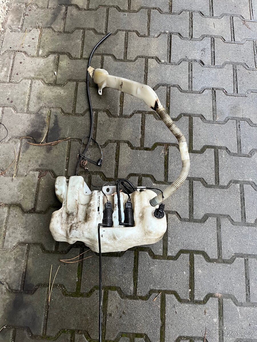 Bmw e39 nádoba na ostřikovače