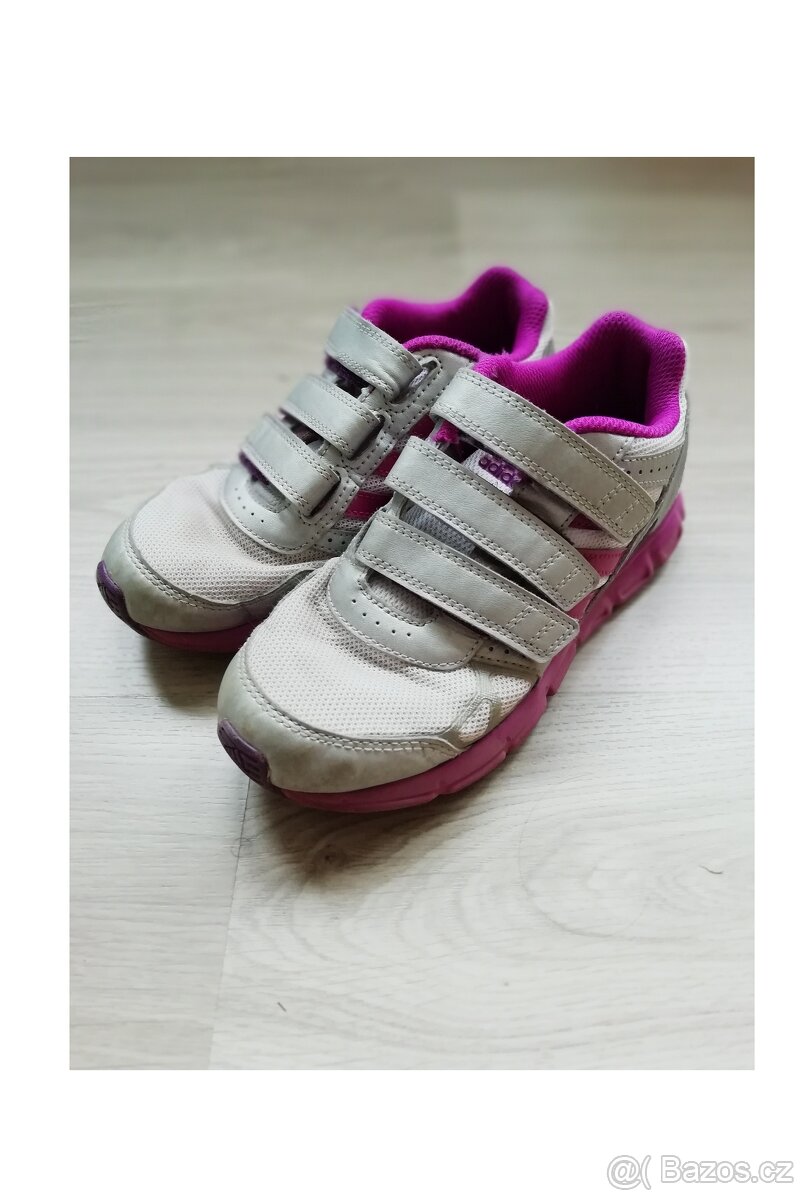 Tenisky/sportovní boty zn. Adidas vel. 32, stélka 20,5cm