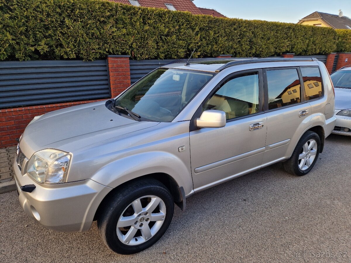 Nissan x-trail 2.5 benzin 121 KW - 4x4 - AUTOMAT -