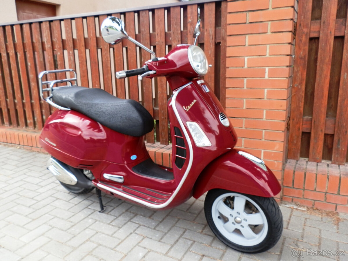 Vespa GTS 250i.e